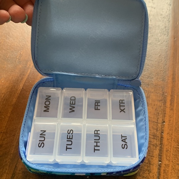 Vera Bradley Travel Pill Organizer - Picture 2 of 4